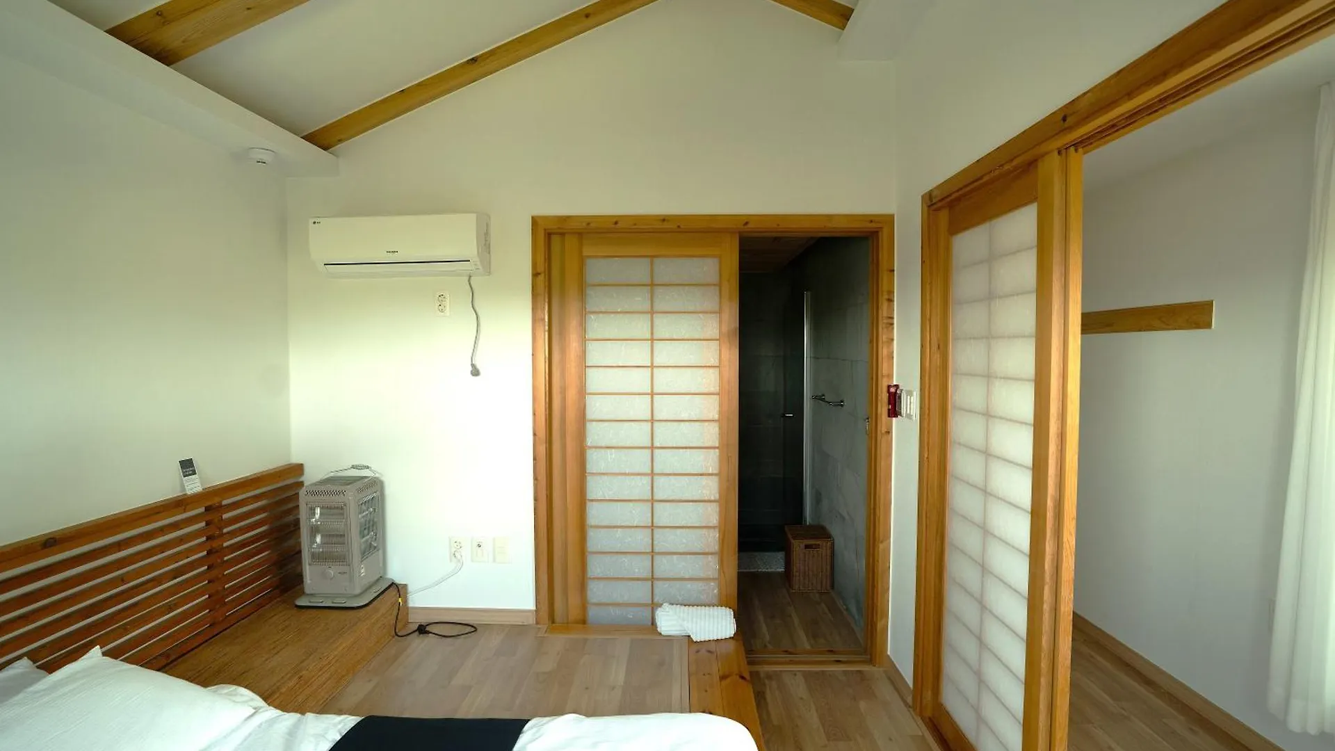 Japanese Jacuzzi Apartment Jeju